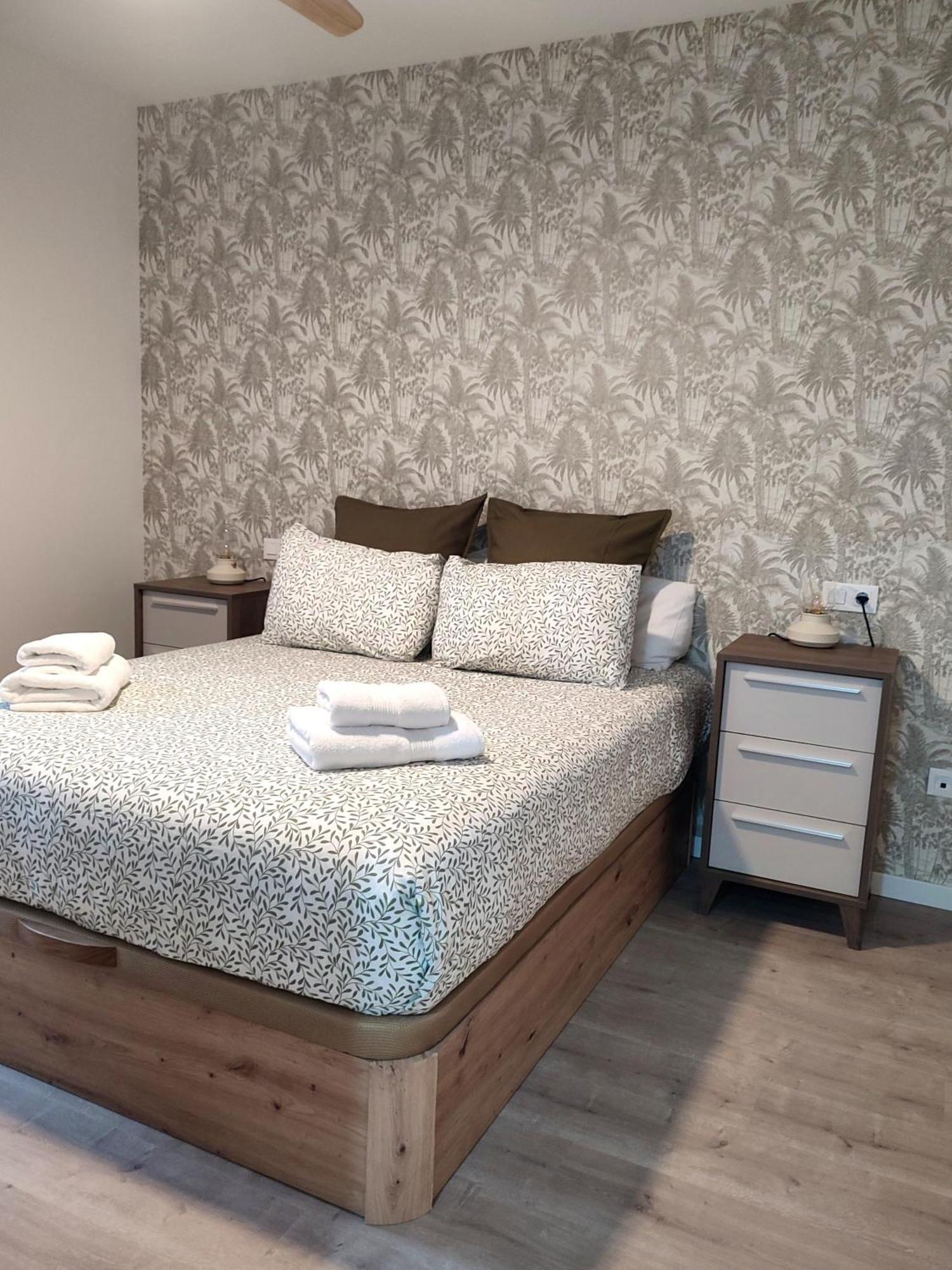 Old Town Ground Floor New Apartment, Beach, Parking Apartamento *